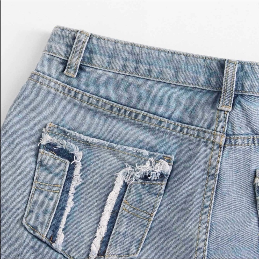 🤩Denim Shorts🤩 - Picture 3 of 5